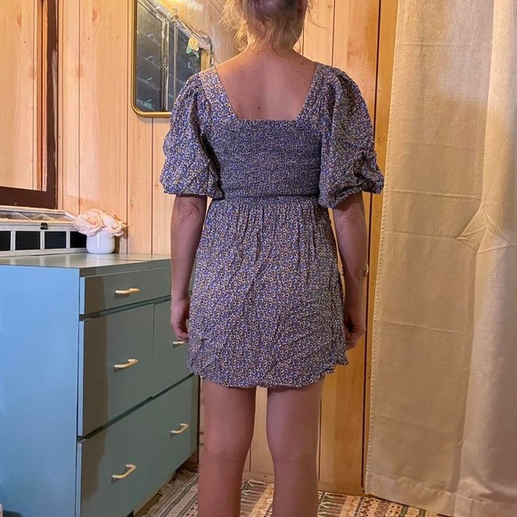 Valija daisy print puff sleeve romper in size x-small - Picture 4 of 8